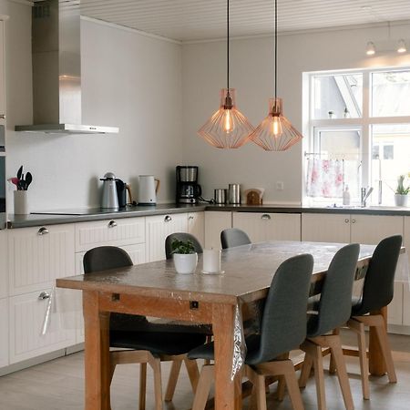 Spacious City Center Home By The Sea Klaksvík Kültér fotó